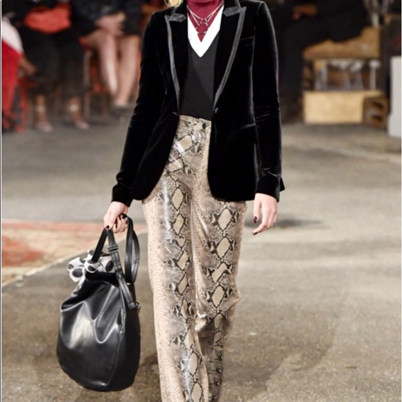 LN H & M SNAKESKIN FAUX LEATHER PANTS. - Picture 8 of 15